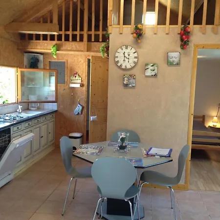 Vakantiehuis Quaint Holiday Home In La Haye-D'Ectot With Garden