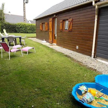 Quaint Holiday Home In La Haye-D'Ectot With Garden Vakantiehuis