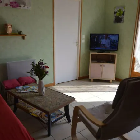 Vakantiehuis Quaint Holiday Home In La Haye-D'Ectot With Garden