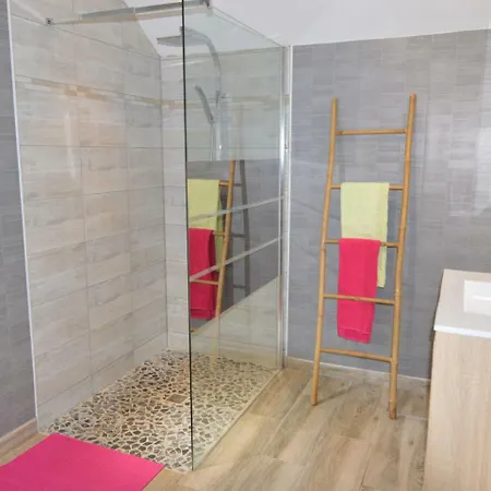 Quaint Holiday Home In La Haye-D'Ectot With Garden Vakantiehuis *